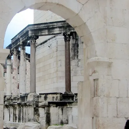 Turkish Tower سبليت